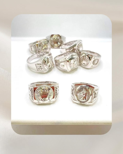 18K White Gold Ring
