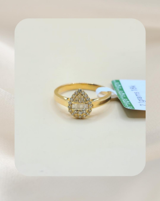 18K Diamond Ring