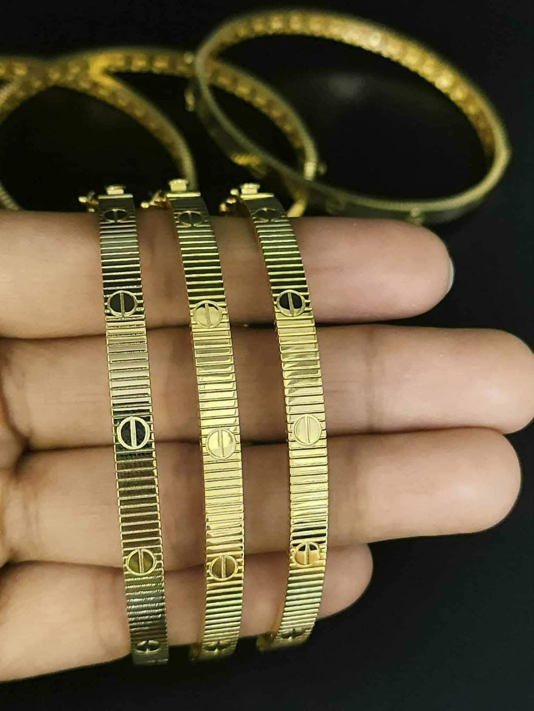 18K Bangle