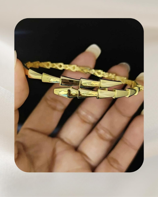 18K Yellow Gold Bangle