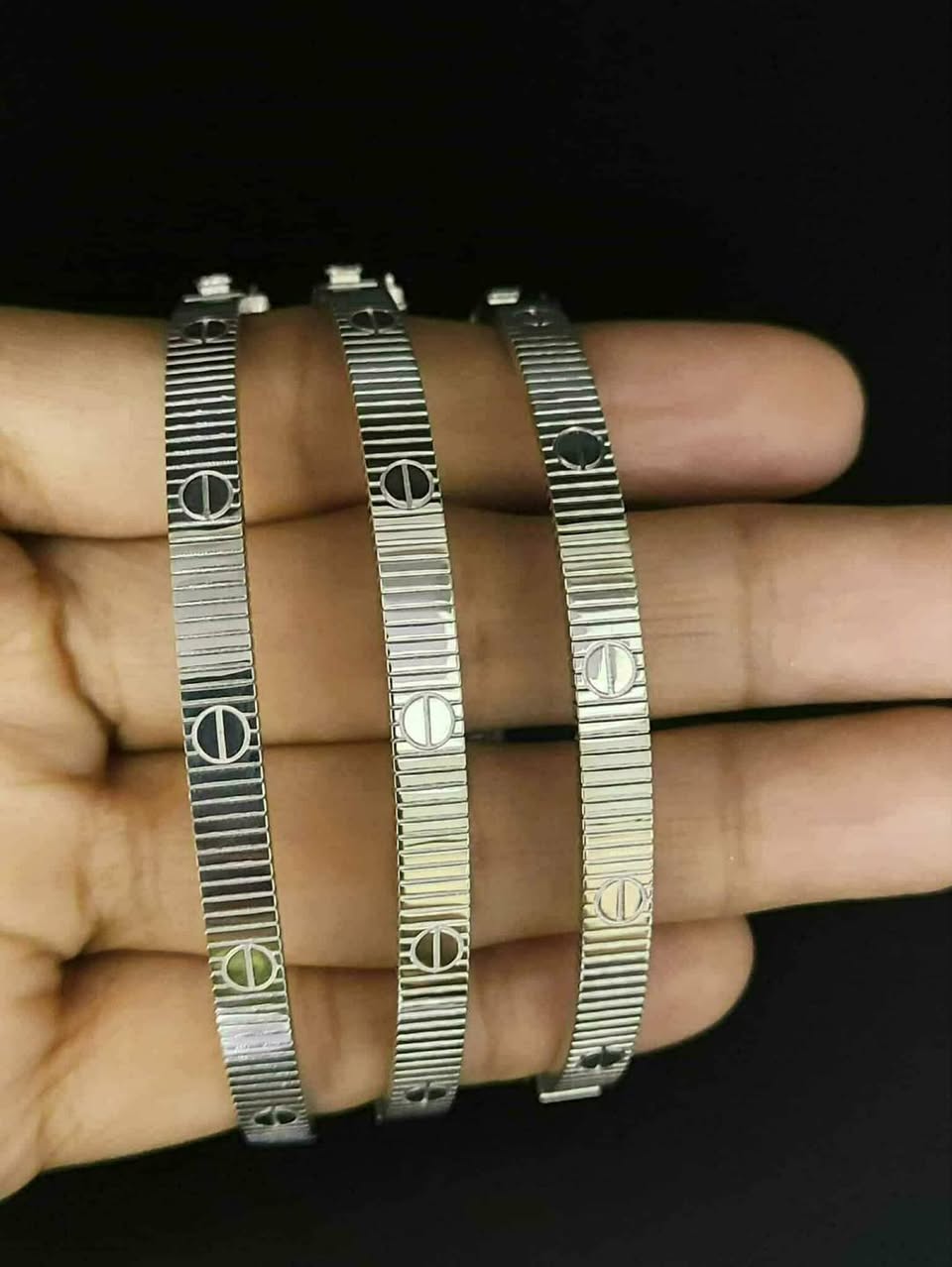 18K Bangle