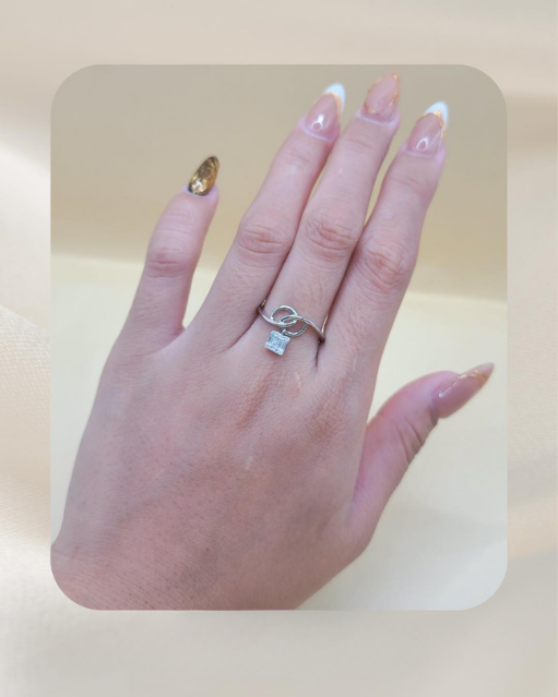 18K Diamond Ring