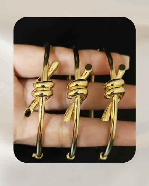 18K Yellow Gold Bangle