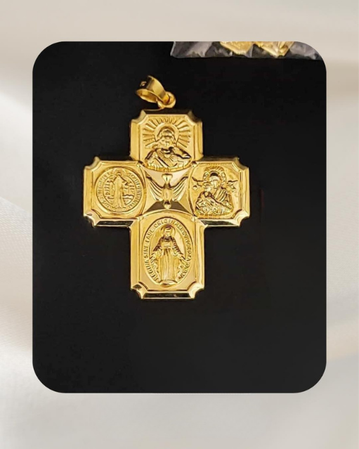 18K Yellow Gold Pendant