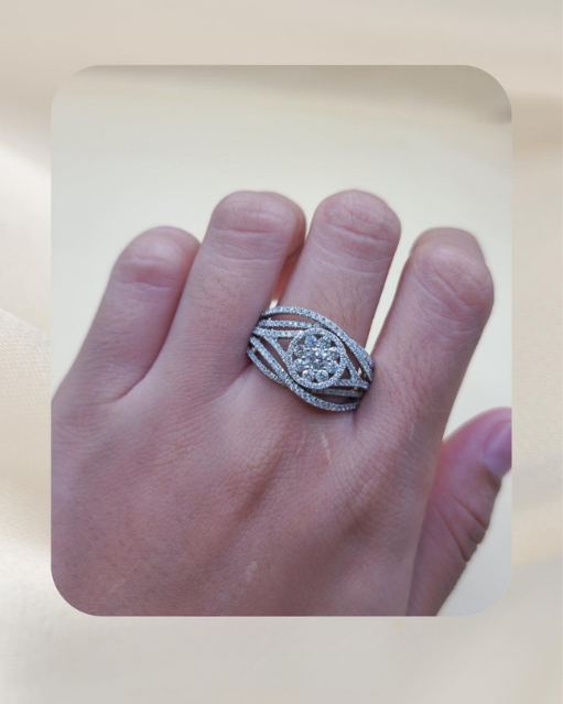 18K Diamond Ring