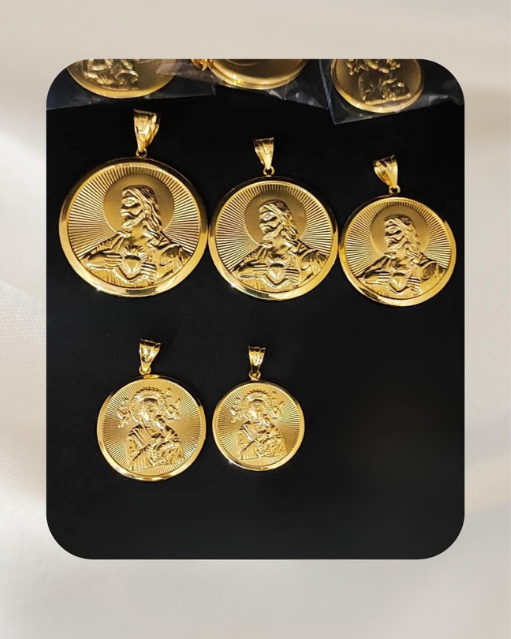 18K Yellow Gold Pendant