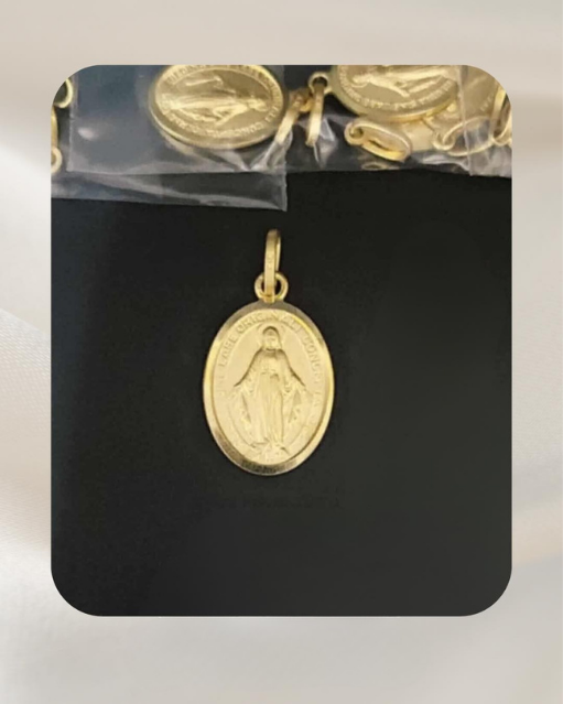 18K Yellow Gold Pendant