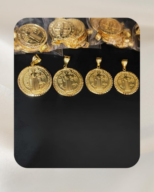 18K Yellow Gold Pendant