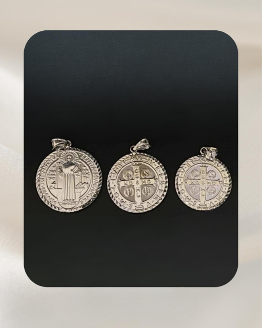 18K White Gold Pendant