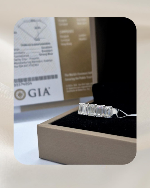 18K Diamond Ring