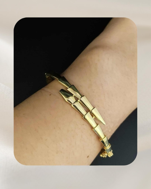18K Yellow Gold Bangle