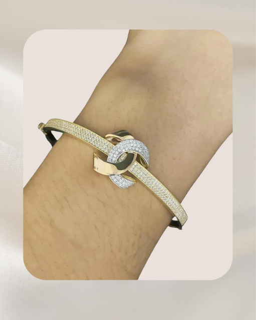 18K Yellow Gold Bangle