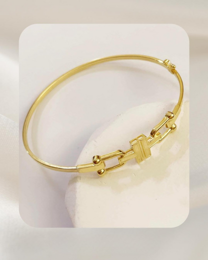 18K Yellow Gold Bangle