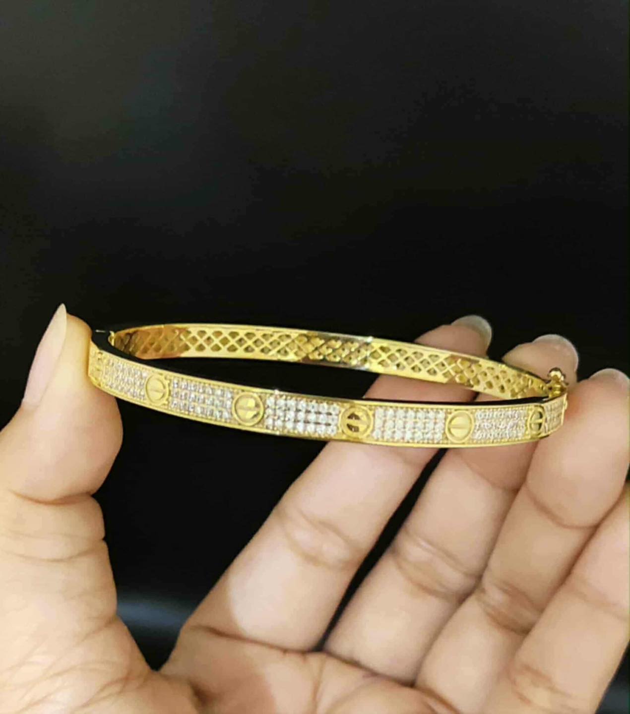 18K Bangle