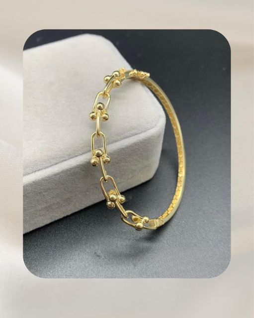 18K Yellow Gold Bangle
