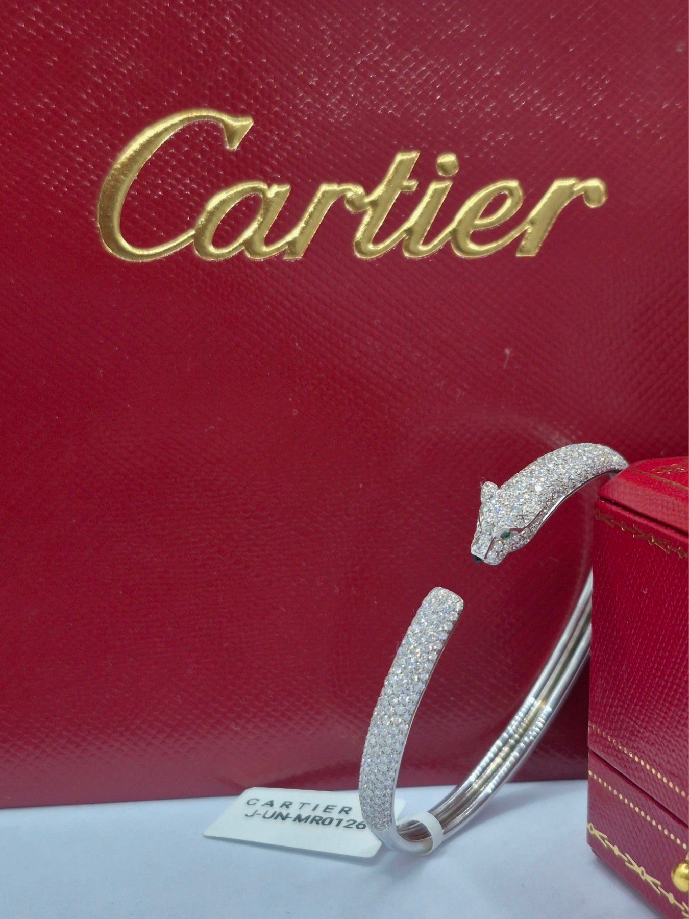 18K HK Setting Diamond Bangle